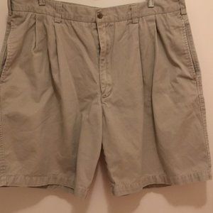 Perry Ellis Portfolio Khaki Shorts Size 40